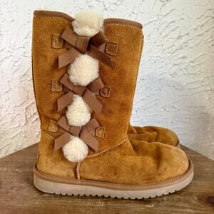 Koolaburra Chestnut Womens Boots with Pom Poms